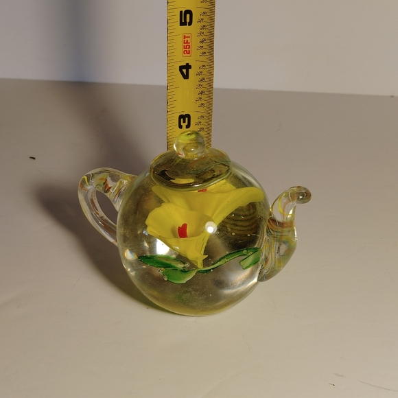 Glass Tea Pot shaped Paper Weight with Yellow Flower - Picture 4 of 9